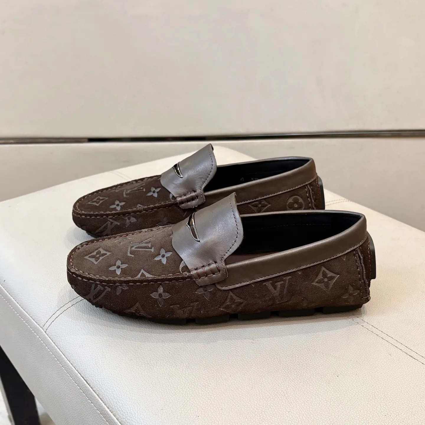Factory price: 460💰LV men's beanie shoes 2025 official website synchronization <market top version> imported nubuck leather/embossed ➕ black cowhide original packaging. Size 38-45